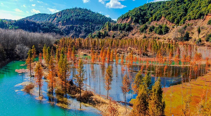 农村名胜风景区开发时，如果风景区内有坟墓该怎么办？